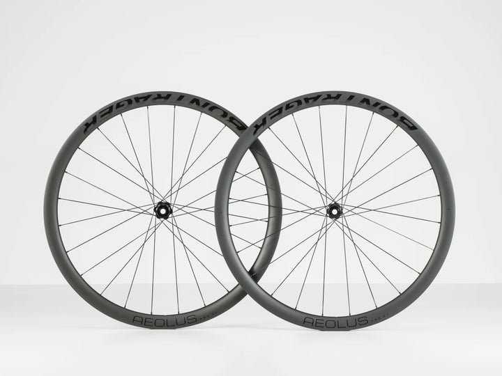 Bontrager Aeolus Pro 37 TLR Disc Road Wheel